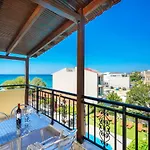 Konstantinos 2 アパートホテル 3*