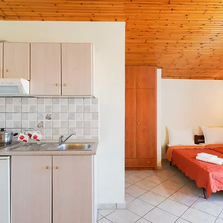 Konstantinos 2 Aparthotel 3*