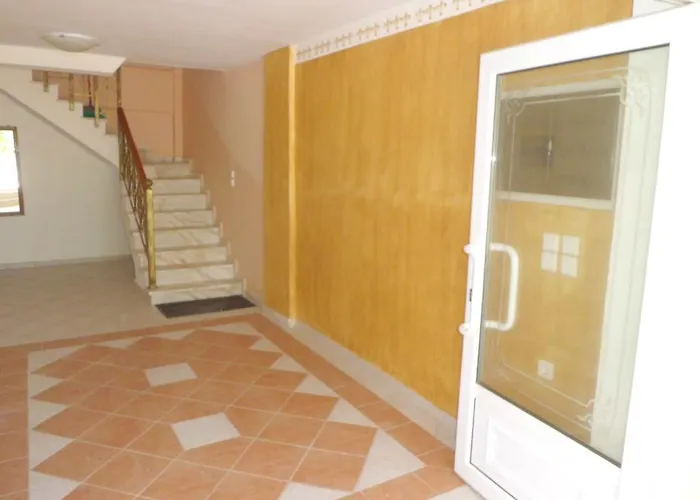 Konstantinos 2 公寓式酒店 3*